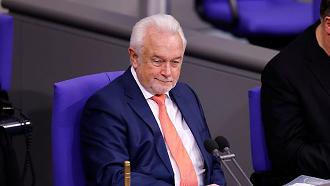 Kubicki plant zweite Booster Impfung